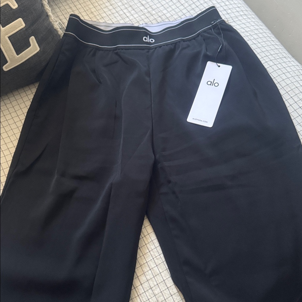 ALO Yoga Women's Black Pants